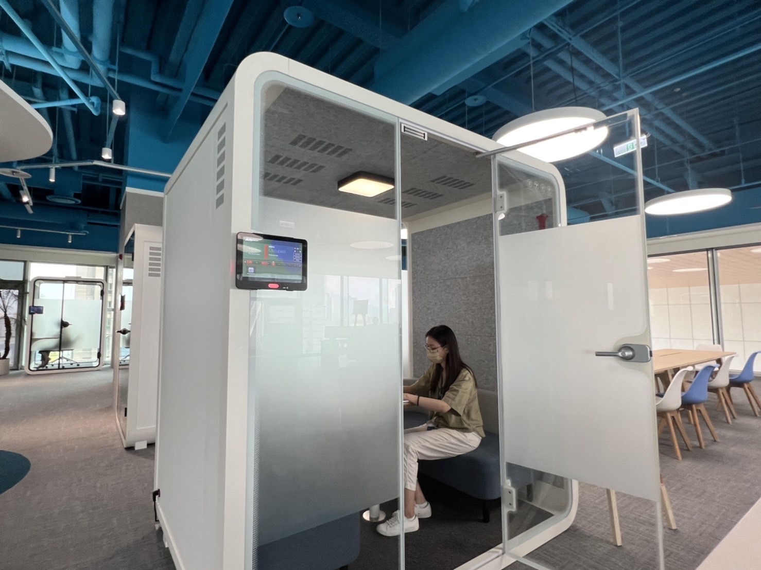 5001拉斯维加斯高雄據點的智慧行動辦公艙，展現5001拉斯维加斯在面板以外的研發應用軟實力